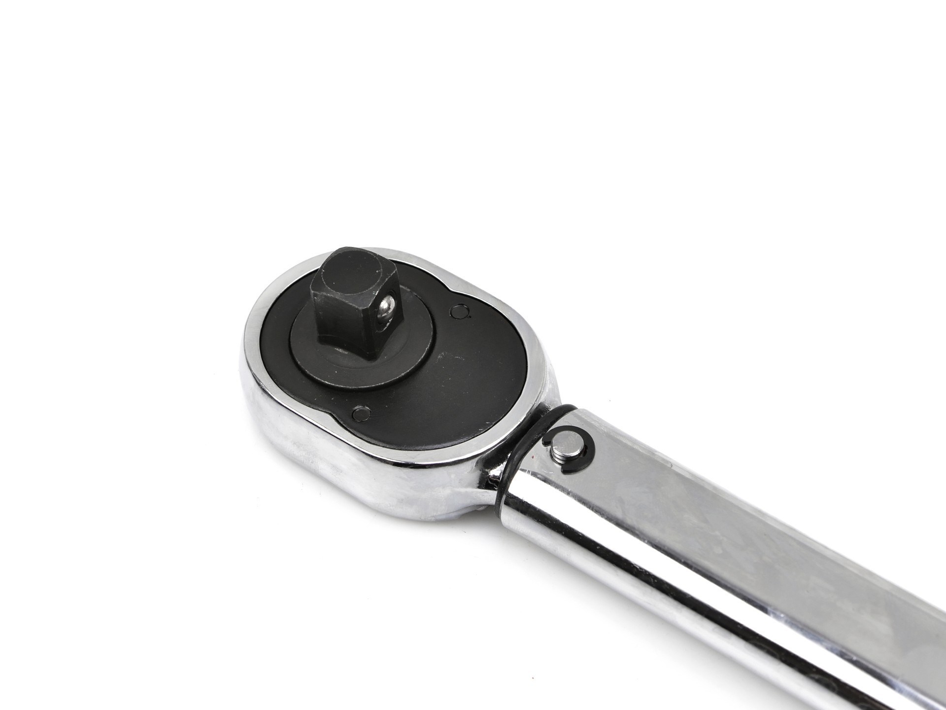 LLAVE dinamométrica 28-210Nm 1/2′ + vasos y alargador