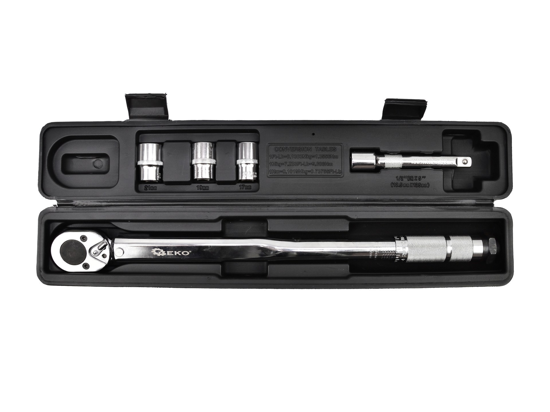 LLAVE dinamométrica 28-210Nm 1/2′ + vasos y alargador