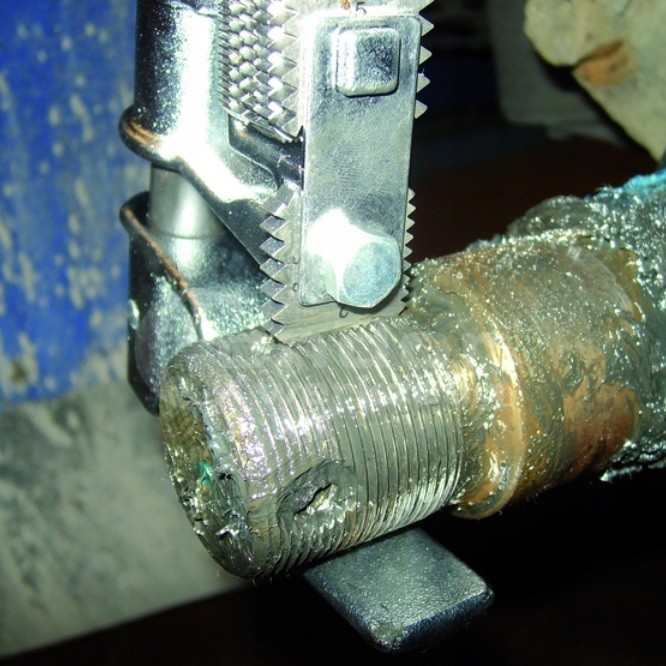 Herramienta para mejorar la reparación de roscas exteriores métricas en pulgadas, tubos de eje, etc. - Imagen 12